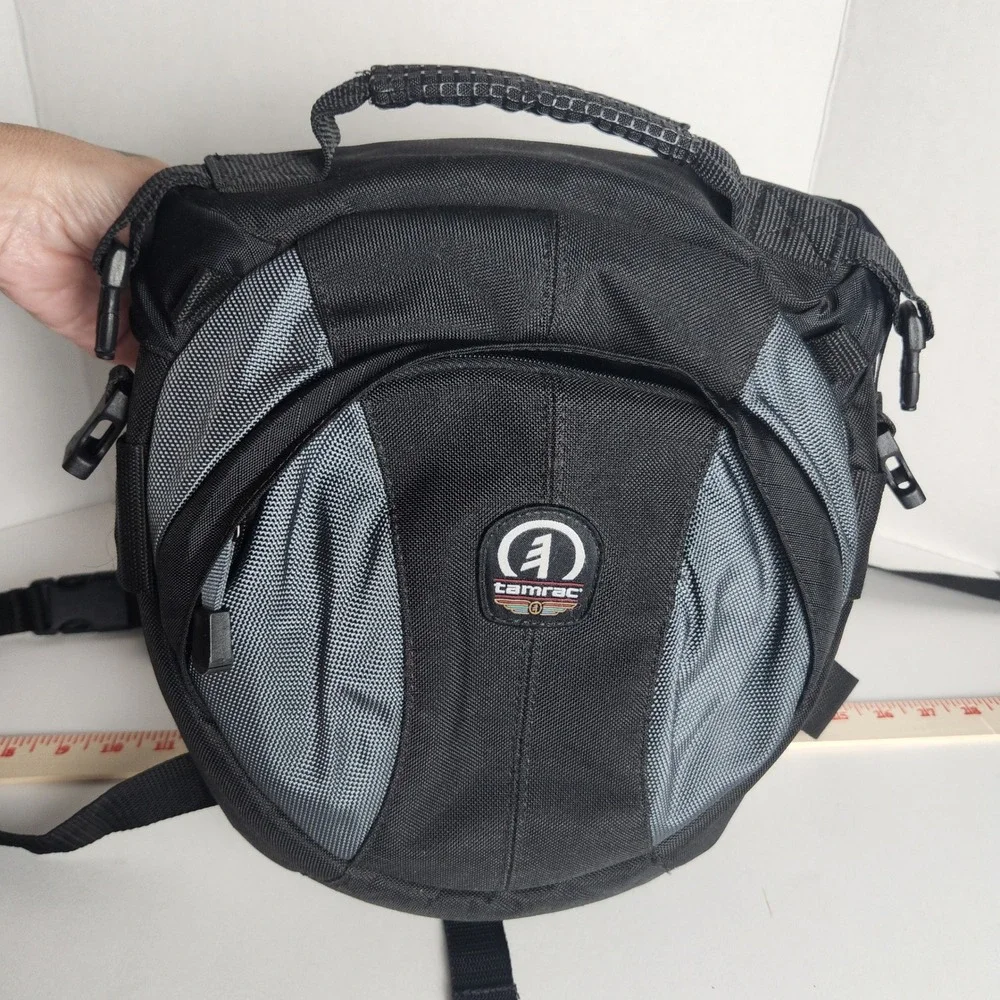 Tamrac 5767 Velocity 7x Sling Pack Camera Bag Black Gray DSLR Messenger